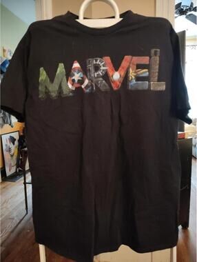 Marvel - Officially Licensed - T-Shirt Size L - EUC